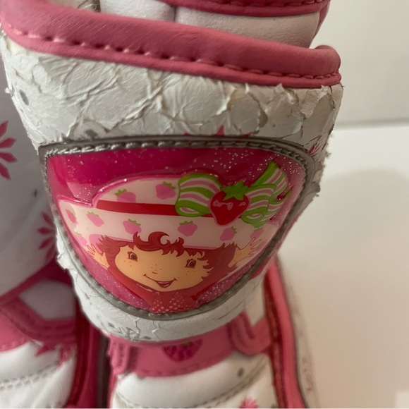 RARE Vintage Strawberry Shortcake Winter Snow Boots Toddler Size 5 - Picture 5 of 16